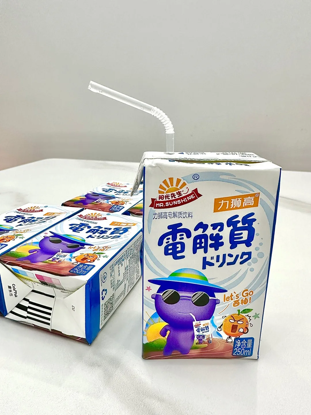 阳光先生力狮高电解质饮料